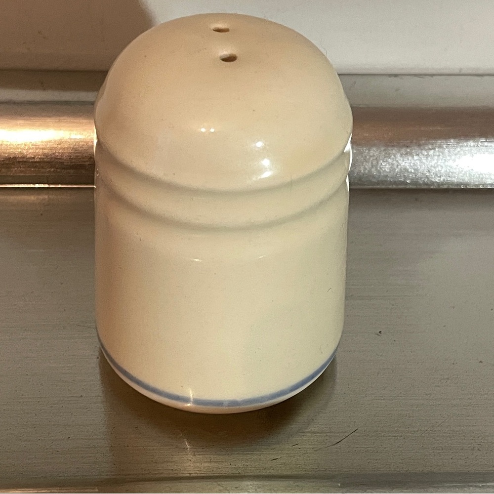 RosevilleOH Pottery Country Goose Heavy Creamer PitcherSalt & Pepper Shakers. - Picture 10 of 16